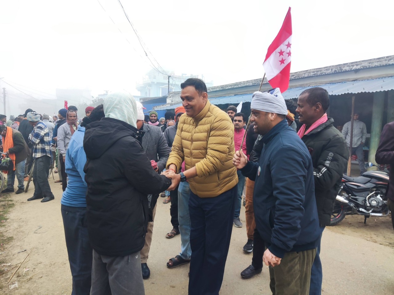 प्रसौनी बिर्तामा अनिल रुङटाको घरदैलो, रुख छापमा मतदान गरी विजयी गराउन आग्रह