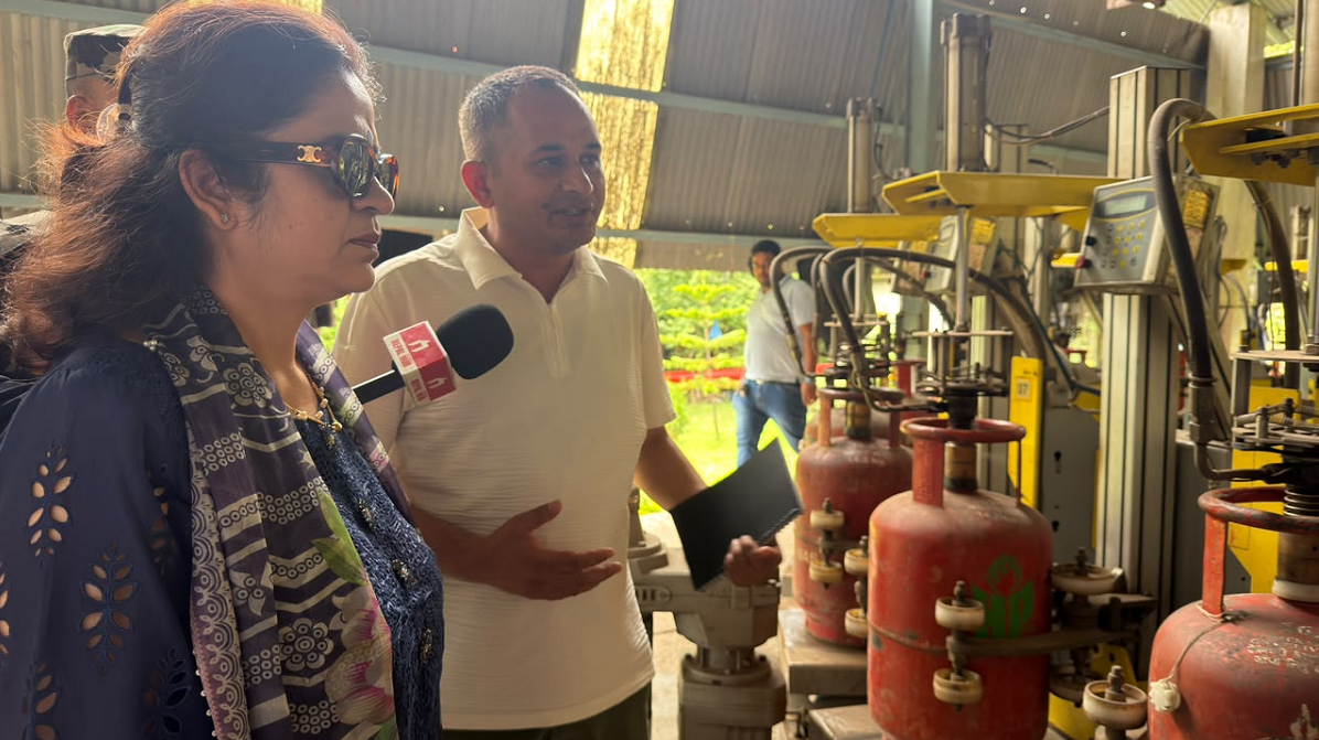 ग्यास अभावको गुनासोपछि उद्योगमन्त्री यादवद्वारा नेपाल ग्यास उद्योगको अनुगमन