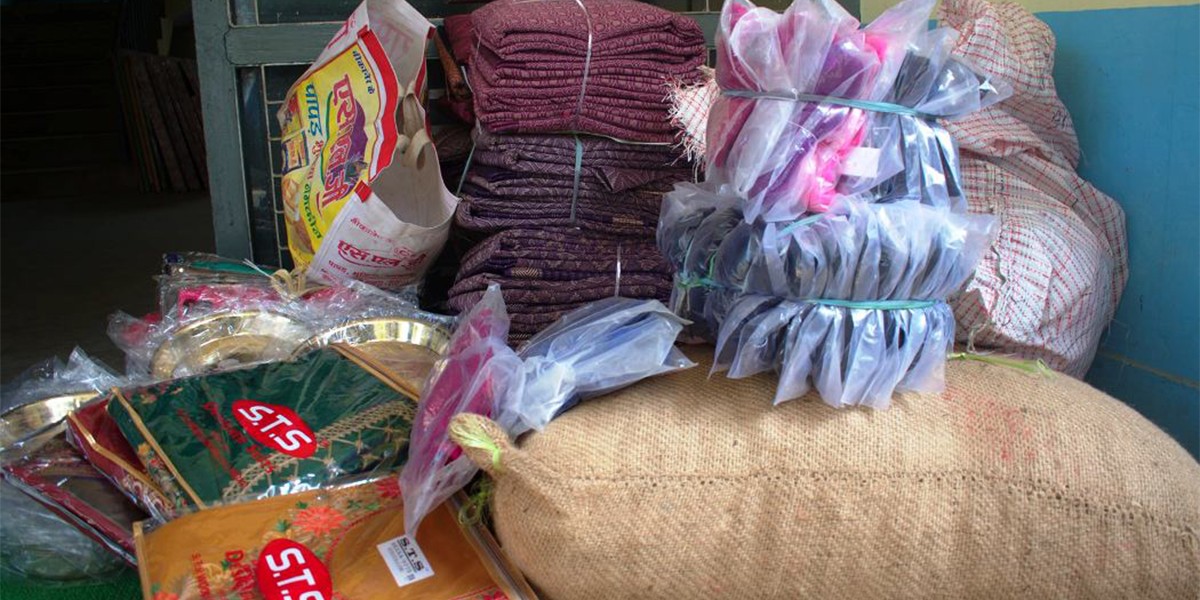 रूपन्देहीमा ११ लाखभन्दा बढीको अवैध सामान बरामद