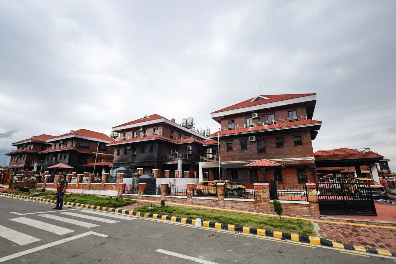भैंसेपाटीस्थित मन्त्री निवासमा आगजनी, २७ मध्ये १ भवन मात्रै सुरक्षित
