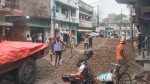वडा नम्बर ११ का वडा अजय चौरसियाले सडक नै कब्जामा लिएर घर निर्माण गदै सवारीसाधन आवतजावतमा धेरै समस्या 