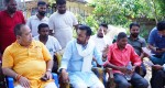 भोटेकोशी बाढीमा २४ दिनदेखि बेपत्ता ६ परिवारलाई मेयर सिंह र पूर्वमन्त्री यादवको भेट