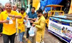 गहवा माई रथ यात्रामा लायन्स क्लबको सेवाभाव, हजारौं श्रद्धालुलाई निःशुल्क खानेपानी वितरण