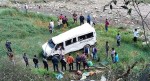 प्युठानमा मिनीबस पल्टिँदा १६ जना घाइते