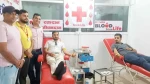 परीक्षा दिन वीरगञ्ज आएका चितवनका युवाद्वारा सामूहिक रक्तदान