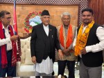 राष्ट्रिय स्वास्थ्यकर्मी महासंघका पदाधिकारीलाई प्रधानमन्त्री ओलीले गरे सम्मान