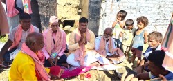 त्रिवेणीमा ८ लाखको लागतमा सडक ढलान सुरु, स्थानीयवासीमा खुसी