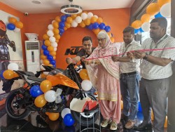 KTM 250DUKE GEN-3 मोटरसाईकल नेपाली बजारमा,वीरगंजमा पुर्वमन्त्री वेगमले गरिन सार्वजनिक