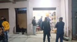 वीरगञ्जको रेल्वे रोडस्थित एसबी ट्रेडिङमा छापा, करिब ३० लाख बराबरको अवैध सामान बरामद