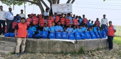 चाइना फाउन्डेसनको सहयोगमा बारा र पर्साका विद्यालयमा शैक्षिक सामाग्री  वितरण