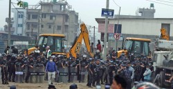 मनोहरा खोला किनारको सुकुमवासी बस्तीमा घरटहरा हटाउने अभियान सुरु