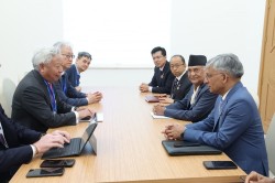 प्रधानमन्त्री ओलीसँग एसियन पूर्वाधार लगानी बैंक अध्यक्षको शिष्टाचार भेट