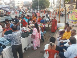 कपडा बैंकद्वारा घन्टाघरमा  निशुल्क कपडा वितरण 