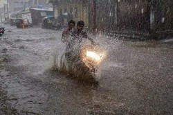 गुजरातमा भारी वर्षा, १८ जनाको मृत्यु