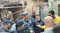 वीरगञ्ज–२५ सिर्सिया टोलमा सशस्त्र प्रहरीको छापा, केही पनि बरामद नभएपछि स्थानीय आक्रोश