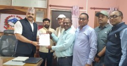 बारामा एमाले कार्यकर्ताद्वारा ओलीको रिहाइको माग गर्दै जिल्ला प्रशासन कार्यालयमा ज्ञापनपत्र बुझायो