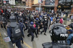 पूर्वप्रधानमन्त्री केपी शर्मा ओली पक्राउ विरोध आज पनि माइतीघर क्षेत्रमा प्रदर्शन जारी