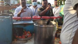 लिपनीमाल बजारमा हैजा नियन्त्रण अभियान, अध्यक्ष कुर्मीको नेतृत्वमा सञ्चालन