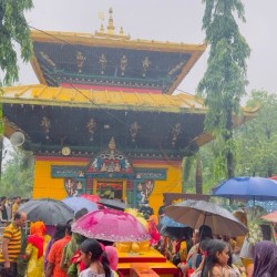 तिथीले साउनको पहिलो सोमबारका दिन वीरगञ्जस्थित पशुपतिनाथ मन्दिरमा भक्तजनको घुइँचो