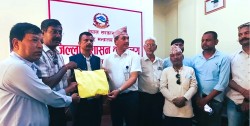 सरकारी निर्णयविरुद्ध महासंघ पर्साद्वारा हस्ताक्षर बुझाइयो
