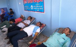 पर्सागढीमा रास्वपाको खुला रक्तदान, ३ महिलासहित ६० जनाले गरे रक्तदान