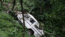 तिला नदीमा जिप दुर्घटना: तीन जनाको ज्यान गयो