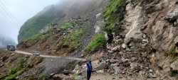 वर्षाका कारण देशभरका विभिन्न राजमार्ग अवरुद्ध