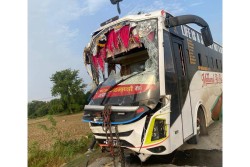 कपिलवस्तुमा यात्रुवाहक बस दुर्घटना, ३८ जना घाइते