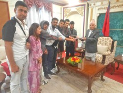 जेनजी पक्षको ८ बुँदे मागपत्र राष्ट्रपति पौडेललाई हस्तान्तरण