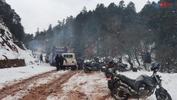 रुकुम पूर्वमा हिमपातका कारण मध्यपहाडी लोकमार्ग अवरुद्ध 