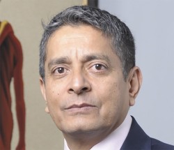नेपाल इन्भेष्टमेन्ट मेगा बैंकका प्रमुख कार्यकारी अधिकृत (सीईओ) पाण्डे पक्राउ