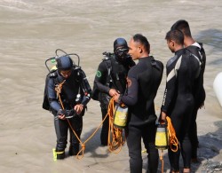 त्रिशूलीमा हराएका दुई बस ४० किलोको म्याग्नेटले खोज्दै