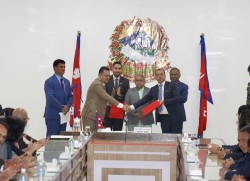 प्रधानमन्त्रीको उपस्थितिमा एनआरएनएबीच एकता घोषणा