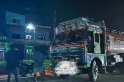 ट्यांकरको ठक्करबाट मोटरसाइकलमा सवार दाजुभाइको मृत्यु