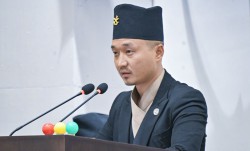 रसुवा बाढीबारे संसद्लाई जानकारी गराउँदै गृहमन्त्री गुरुङ