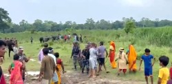 नेपाली भूमिमा पसेर भारतीय एसएसबीले सुस्तामा भत्कायो निर्माणाधीन बाँध, स्थानीयको विरोध