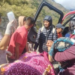 हेलिकप्टरबाट गर्भवती महिलाको उद्धार