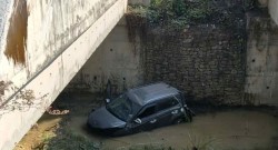 कार दुर्घटनामा बुबाको मृत्यु, छोरा गम्भीर घाइते