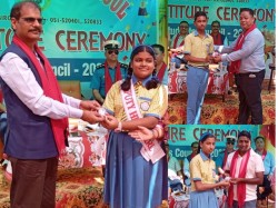 गणतन्त्र दिवसको अवसरमा जीवन ज्योती विधालयद्वारा ब्याच वितरण कार्यक्रम समपन्न
