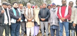 एमाले उम्मेदवार मियाँले गरे  धोबीनी ४ लंगडीमा घरदैलो तथा मतदाता भेटघाट