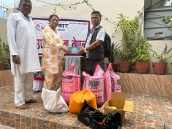 ठोरीको वृद्धाश्रमलाई उपकार सेवा नेपालद्वारा खाद्यान्न सहयोग