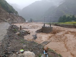 बाढी पहिरोबाट क्षति पुगेका सडकको पुनर्निर्माणमा १२ अर्ब लाग्ने अनुमान