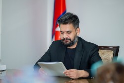 मधेसका नेताहरूसँग प्रधानमन्त्रीको सिंहदरबारमा छलफल