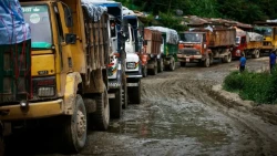 काठमाडौँ महानगरको फोहोर विसर्जन अवरुद्ध, २५० गाडी रोकिए