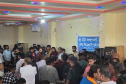 रास्वपा बारा बैठकमा विवाद चर्कियो : केही नेताहरूलाई कार्यकर्ताद्वारा बाहिर पठाइयो