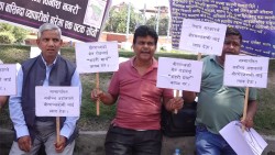 वीरगञ्ज मेन रोड विस्तार रोक्न माग गर्दै माइतीघरमा प्रदर्शनमा उत्रिए वीरगन्जवासी