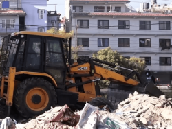 सार्वजनिक जग्गा अतिक्रमणविरुद्ध महानगरको डोजर