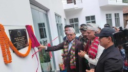 मन्त्री दाहालद्वारा सडक आयोजना कार्यालय भवन उद्घाटन