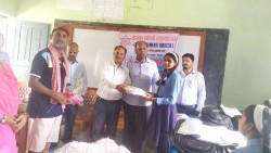 नेसनल एकेडेमी क्याम्पसद्वारा २५ औ वार्षिकोत्सबको अवसरमा नगवाको  विद्यालयमा कपडा सहयोग 