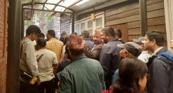देशभरका निजामती कर्मचारी आन्दोलित